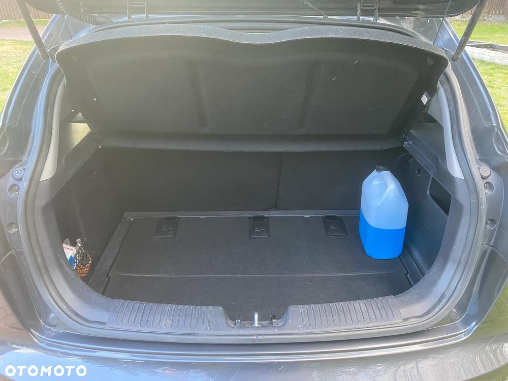 Kia Rio 1.2 Dream Team Edition - 10