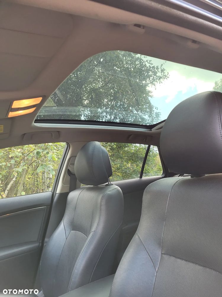 Toyota Avensis 1.8 Prestige MS - 12