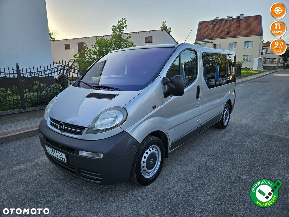 Opel Vivaro - 1