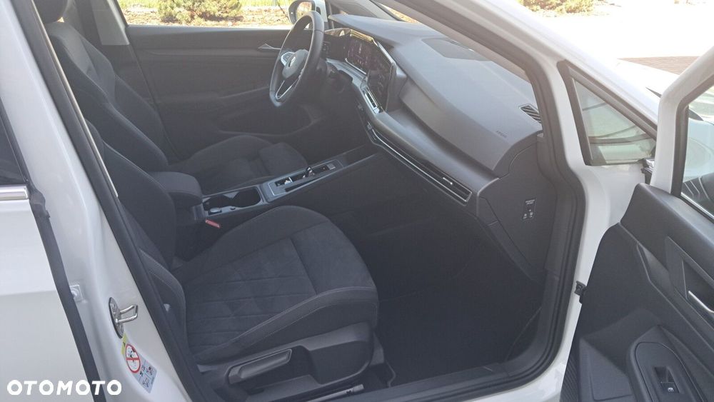 Volkswagen Golf 1.5 eTSI Style DSG - 6