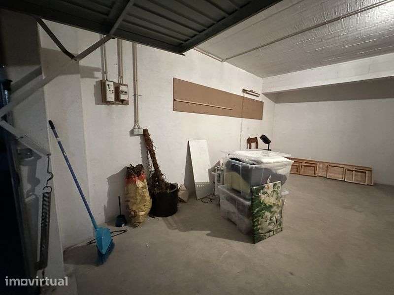 Garagem em Queluz - Grande imagem: 4/5