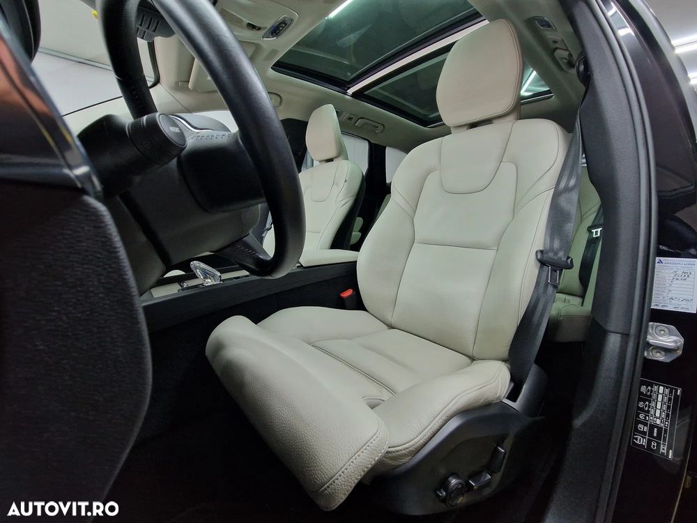 Volvo XC 60 B4 MHEV AWD Inscription - 9