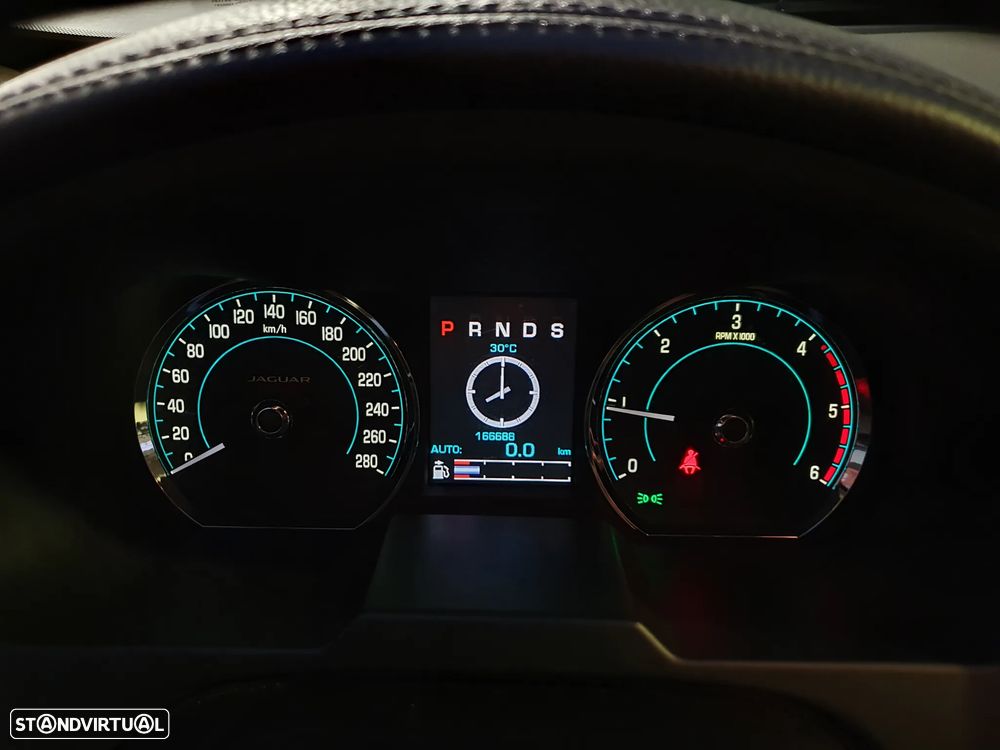 Jaguar XF Sportbrake 2.2 D Premium Luxury - 9