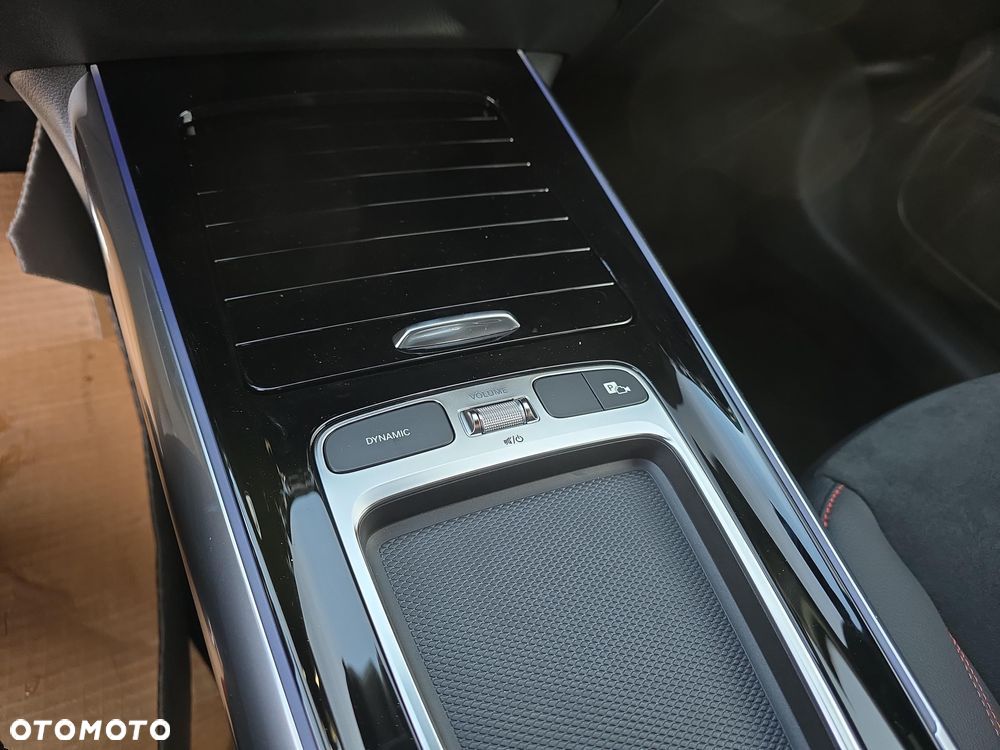 Mercedes-Benz GLA 200 mHEV AMG Line 7G-DCT - 17