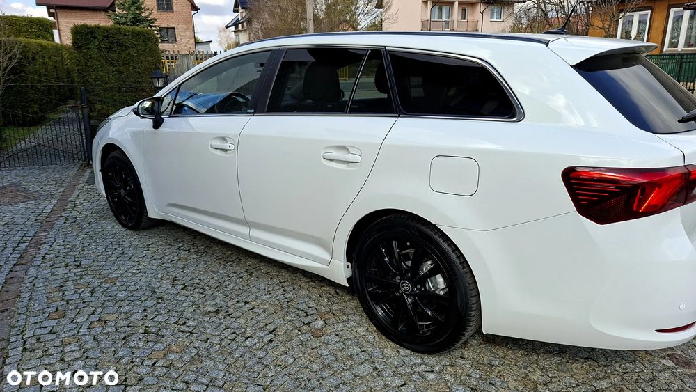 Toyota Avensis 2.0 D-4D Premium - 14