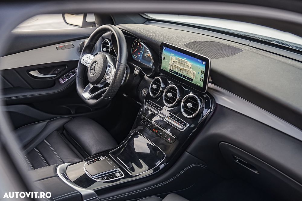 Mercedes-Benz GLC Coupe 300 e 4Matic 9G-TRONIC AMG Line - 26