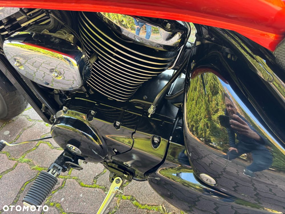 Suzuki Intruder - 16
