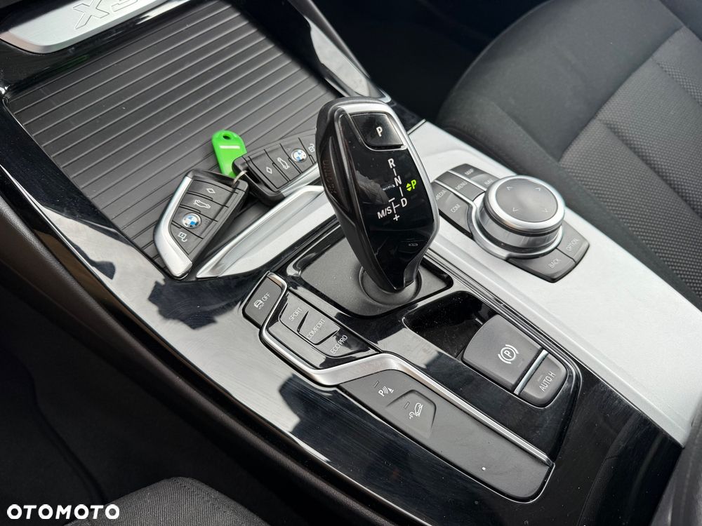BMW X3 xDrive20d Advantage - 14