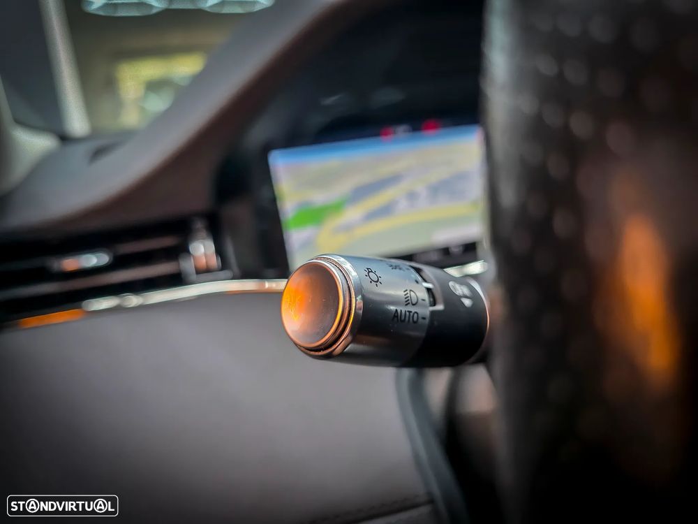 Land Rover Range Rover Evoque P300e R-Dynamic SE - 26