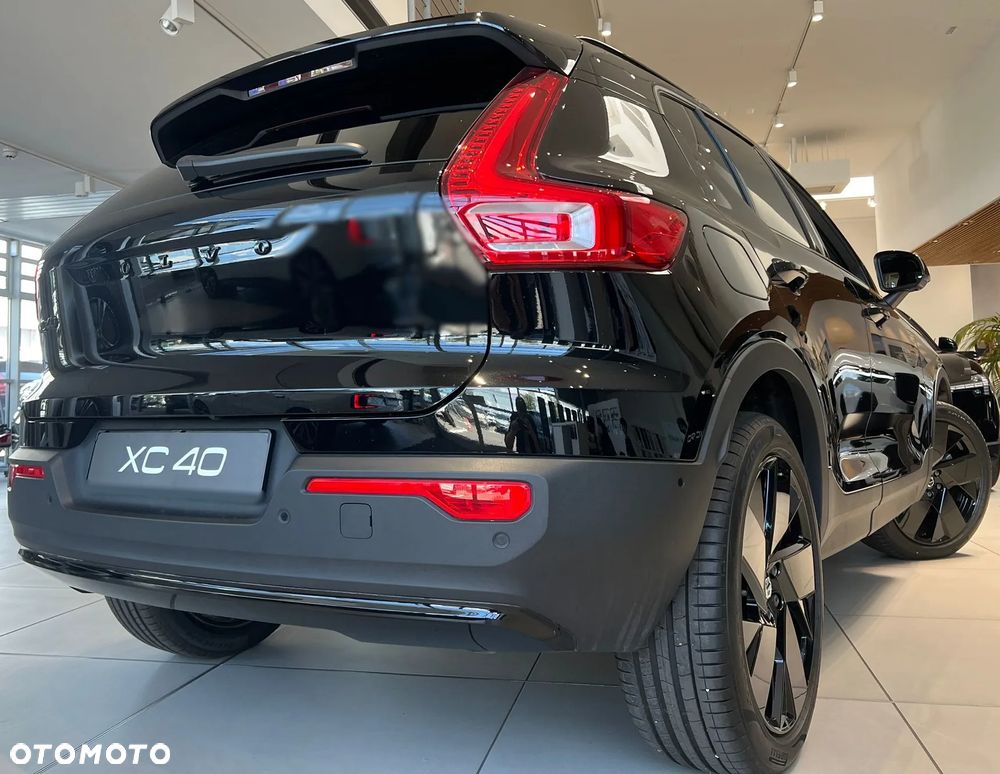Volvo XC 40 B4 B DKG Ultra Black Edition - 28