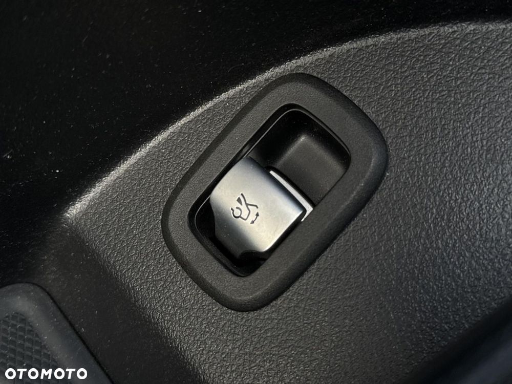 Mercedes-Benz GLC - 29