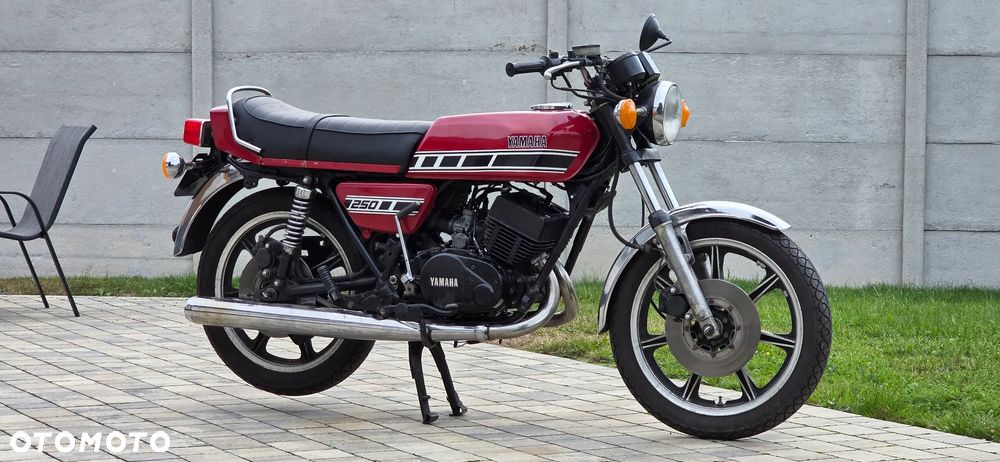 Yamaha RD - 16