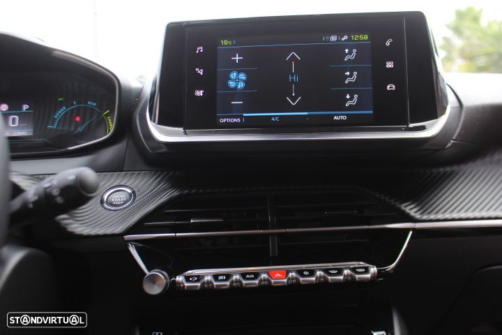 Peugeot e-208 Style - 19