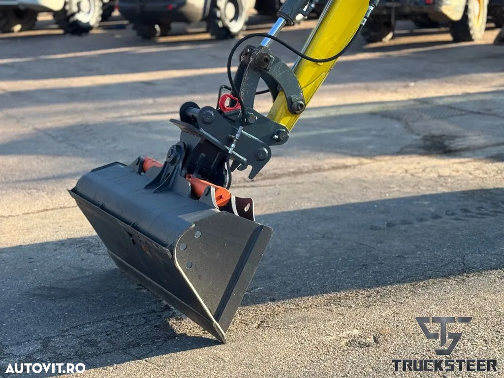 Wacker Neuson EZ36 - 11