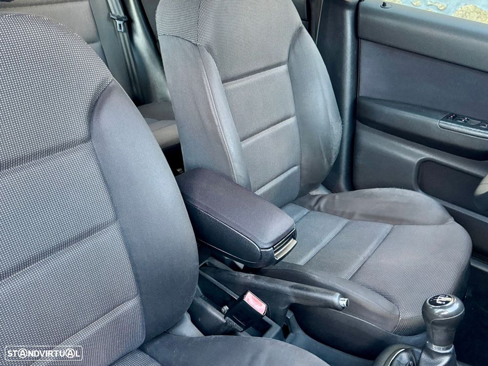 Audi A3 1.6 Attraction - 10