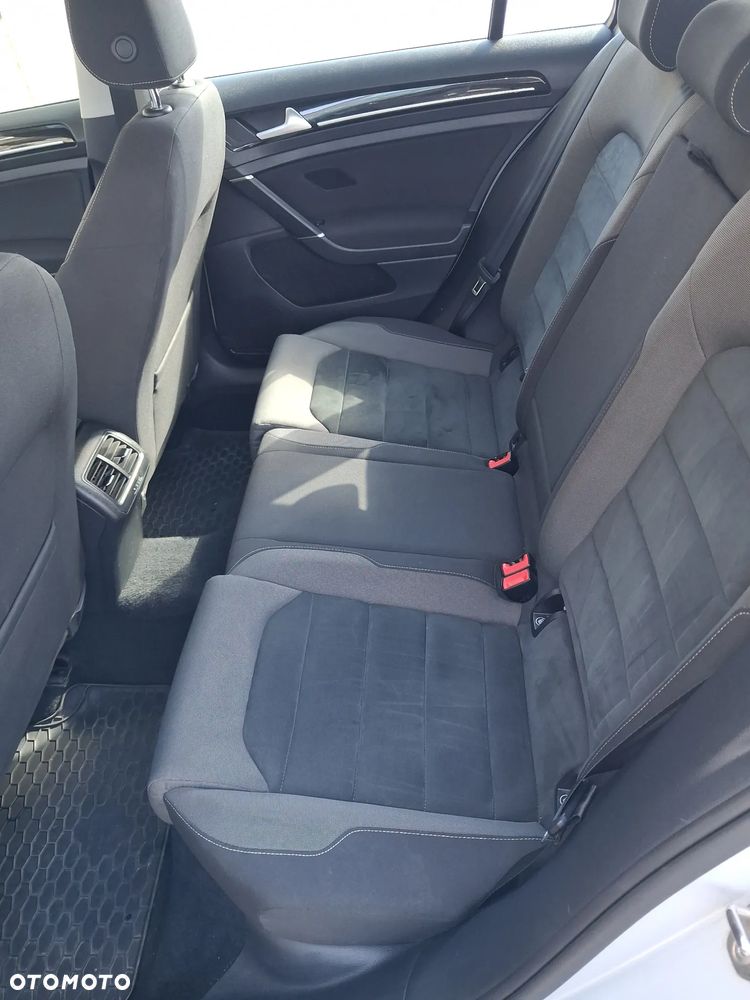 Volkswagen Golf - 9