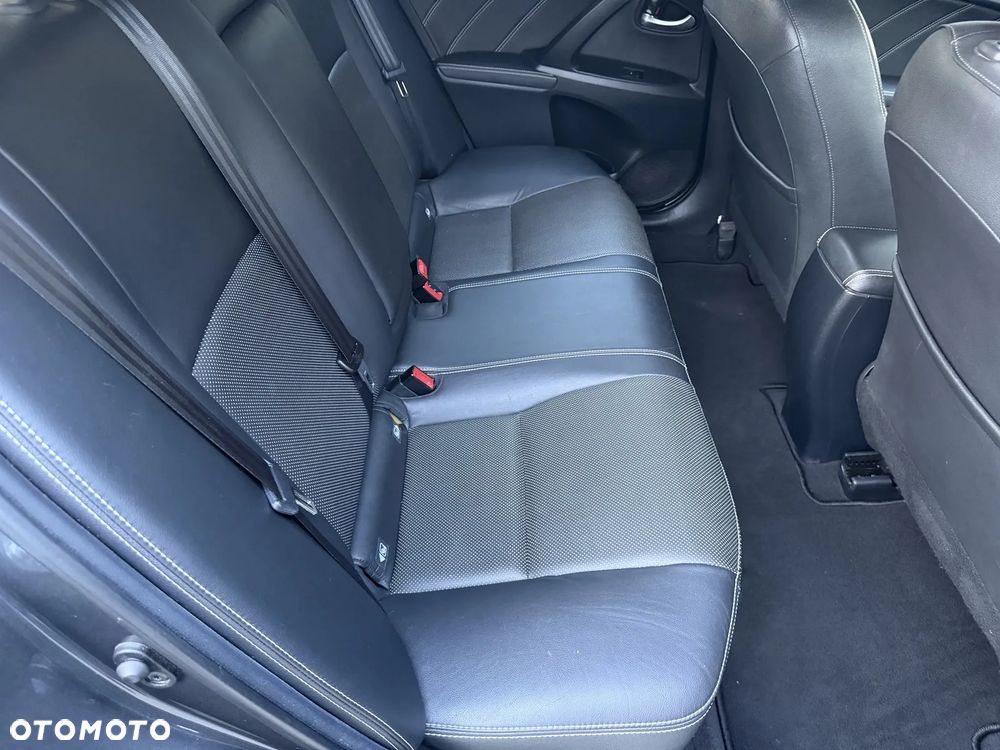 Toyota Avensis 1.8 Premium - 38