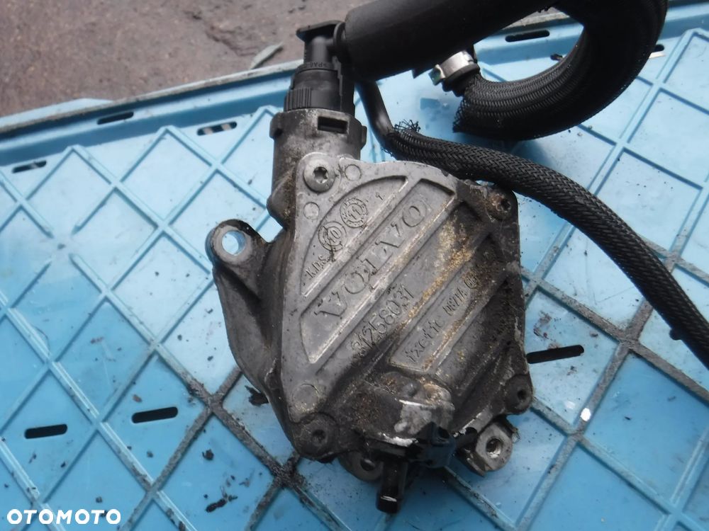 Volvo S60 II V60 XC60 XC70 2.0 D3 pompa vacum 31258031 - 1