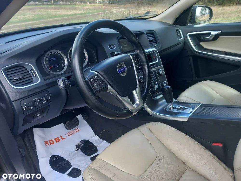 Volvo V60 D3 Geartronic Momentum - 7