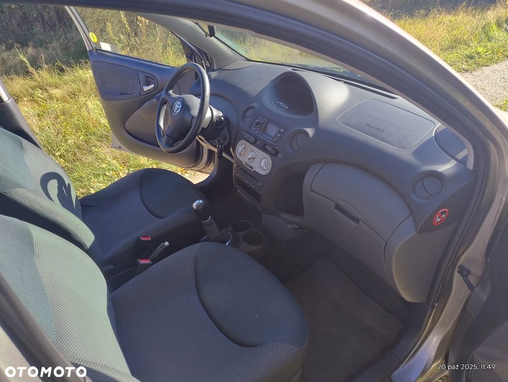 Toyota Yaris 1.0 Luna - 8