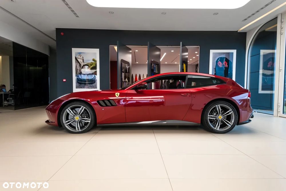 Ferrari GTC4Lusso - 3