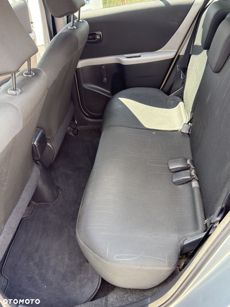Toyota Yaris - 7
