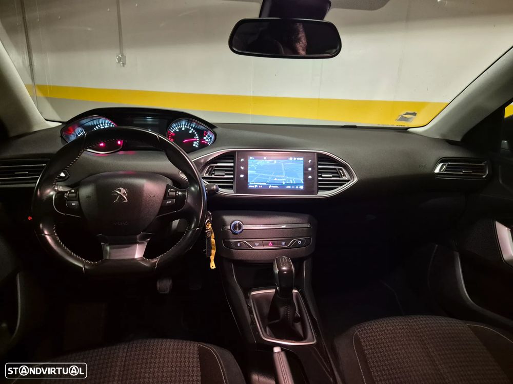 Peugeot 308 SW 1.6 BlueHDi Style - 32