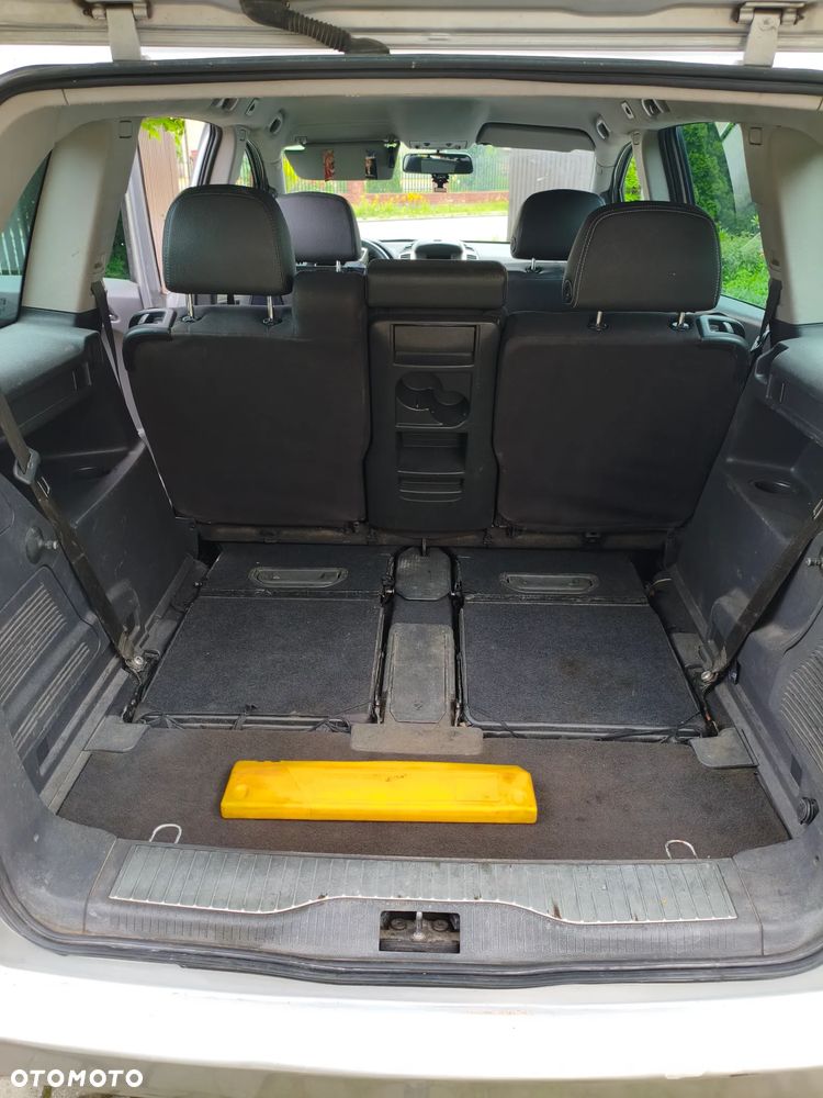 Opel Zafira - 20