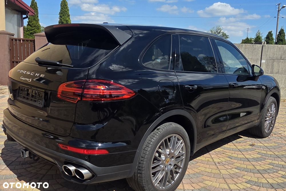 Porsche Cayenne - 2