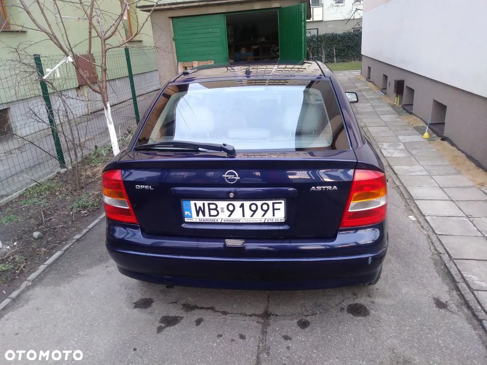 Opel Astra 1.8 Elegance - 2