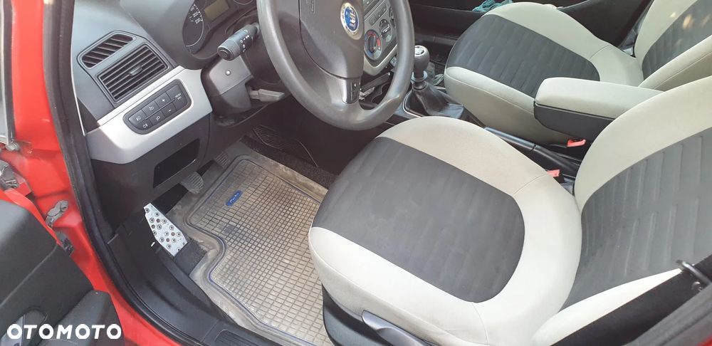 Fiat Grande Punto Actual 1.4 8V Estiva Blue&Me - 7