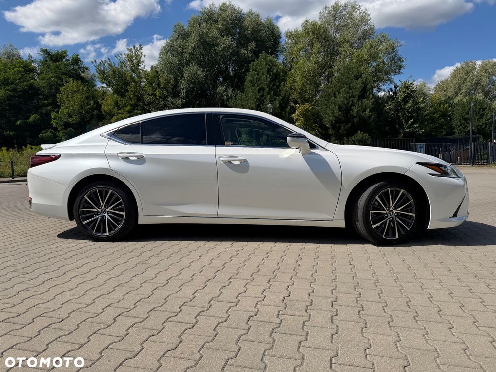Lexus ES 300h Prestige - 11