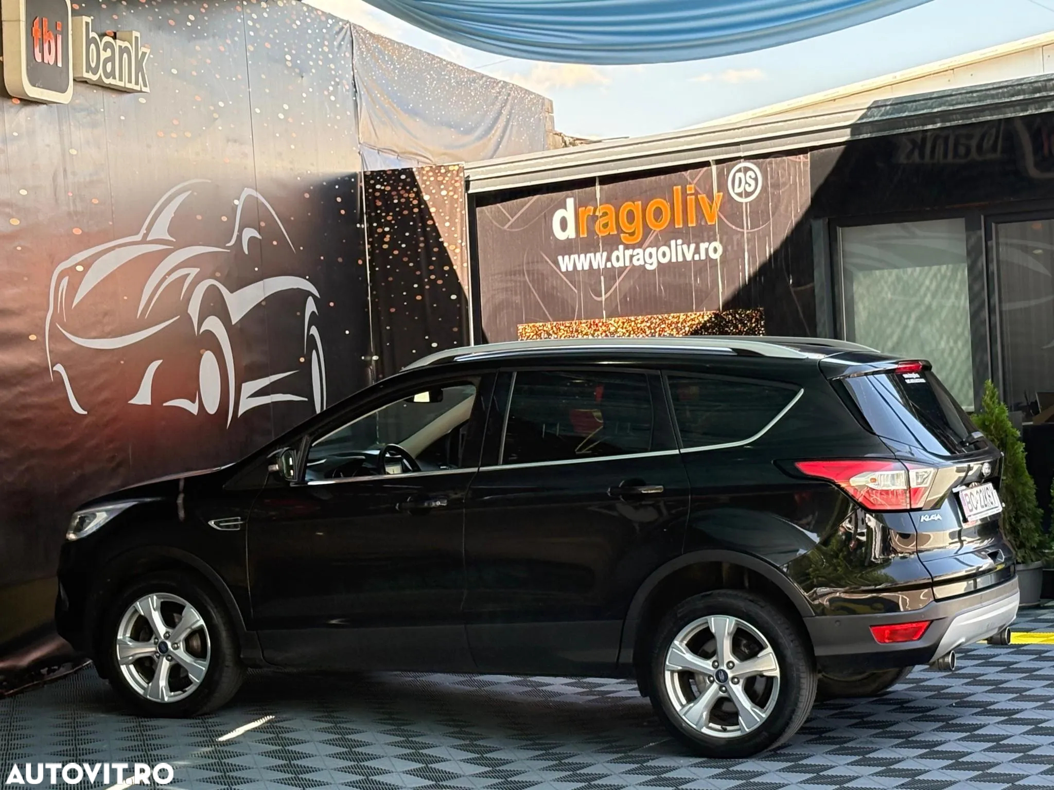 Ford Kuga - 4