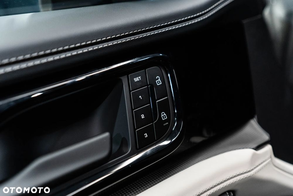 Porsche Panamera Turbo S E-Hybrid PHEV - 26