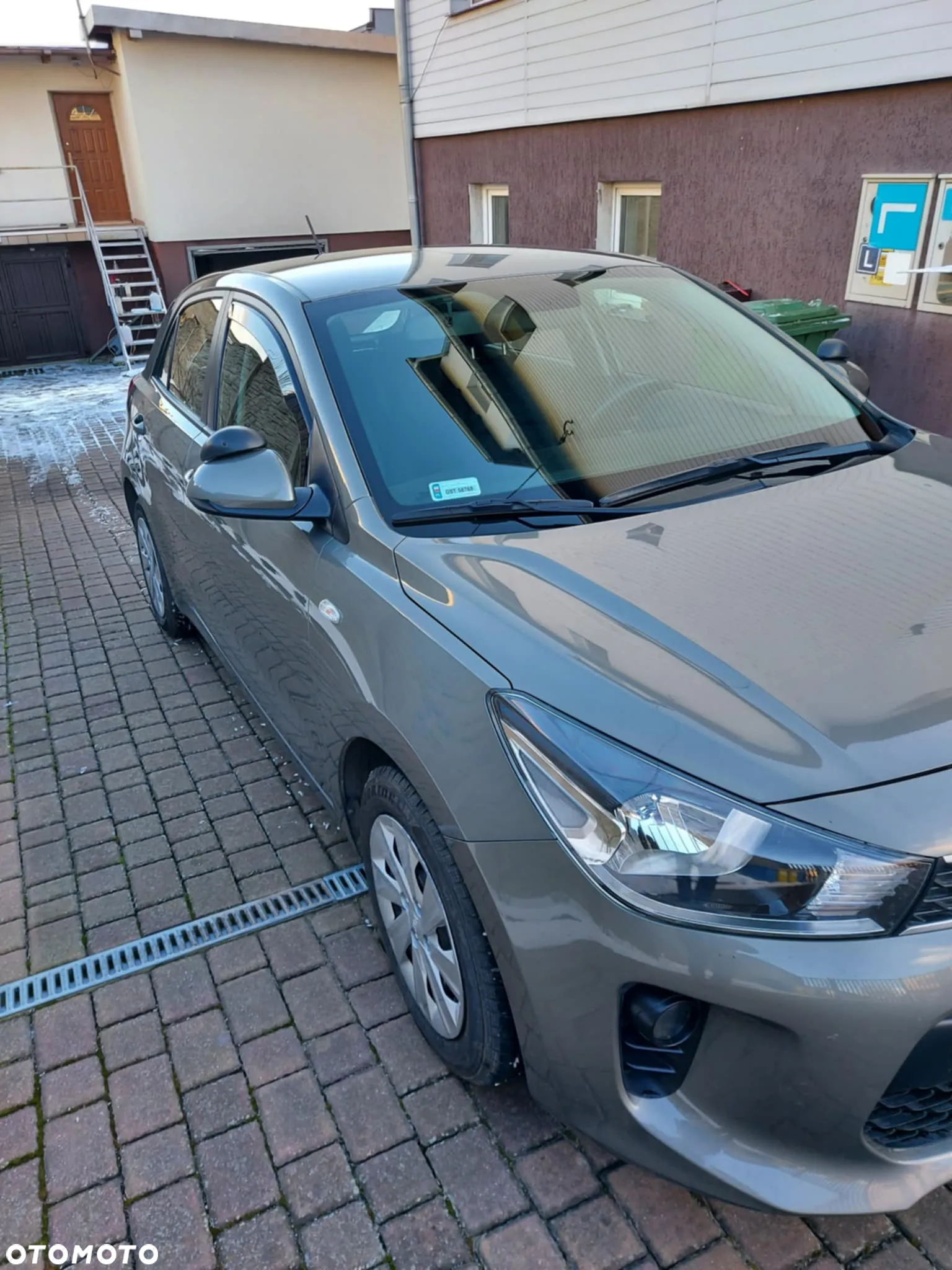 Kia Rio 1.2 L - 2