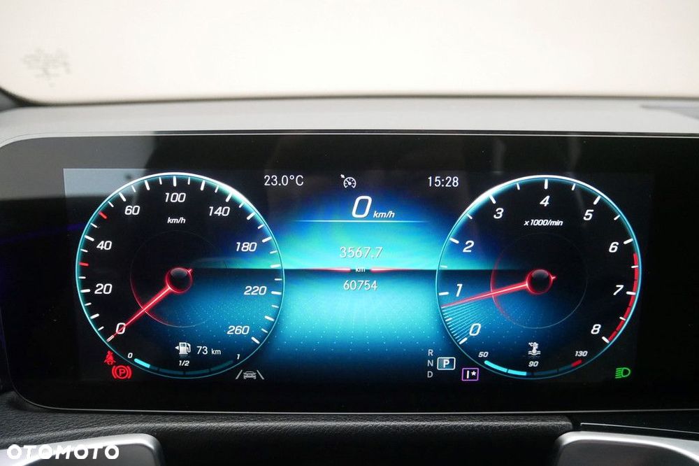 Mercedes-Benz GLB - 9