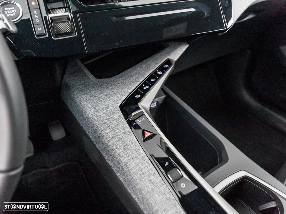 Peugeot 3008 1.2 Hybrid Allure e-DCS6 - 24