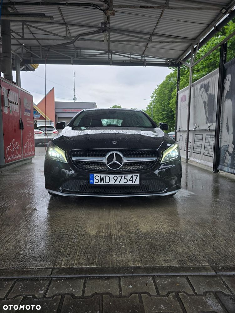 Mercedes-Benz CLA 180 7G-DCT - 4