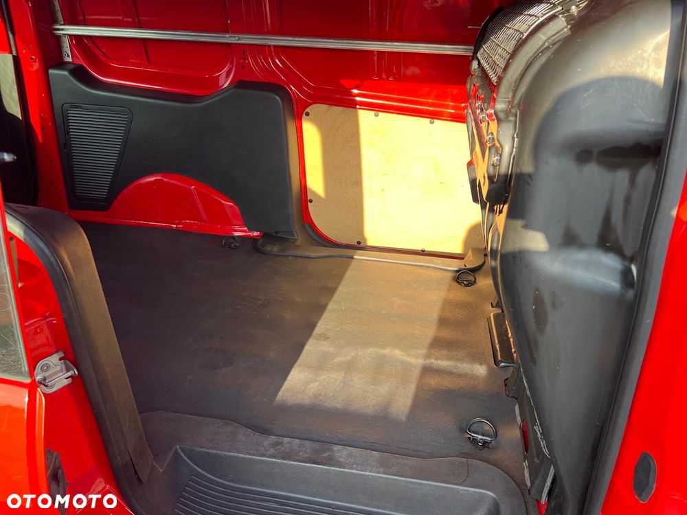 Ford Transit Connect - 15
