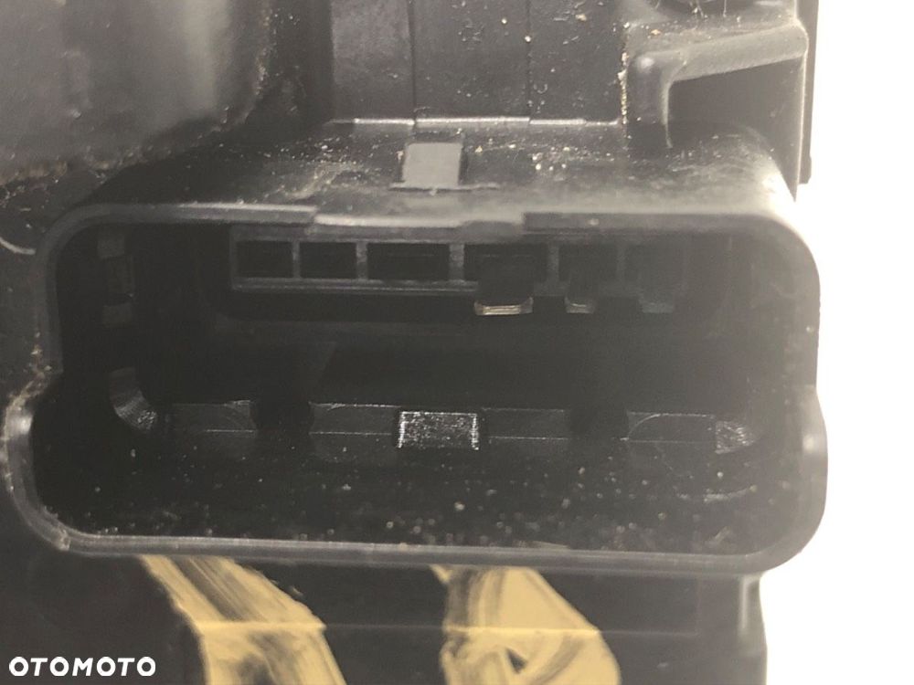 ZAMEK DRZWI PRAWY PRZÓD  NISSAN NV200 Skrzynia 2010 - 2022 1.5 dCi 90 (M20, M20M) 66 kW [90 KM] - 4