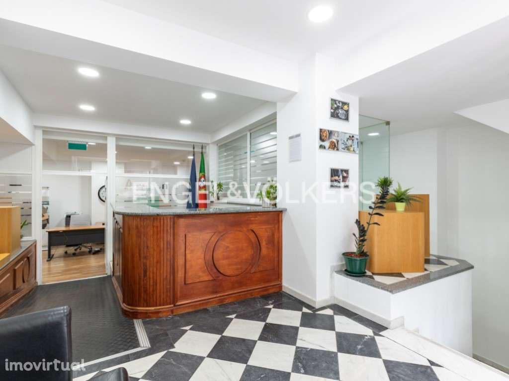 Escritorio para arrendar no Bairro de Santa Cruz de Benfica! - Grande imagem: 2/27