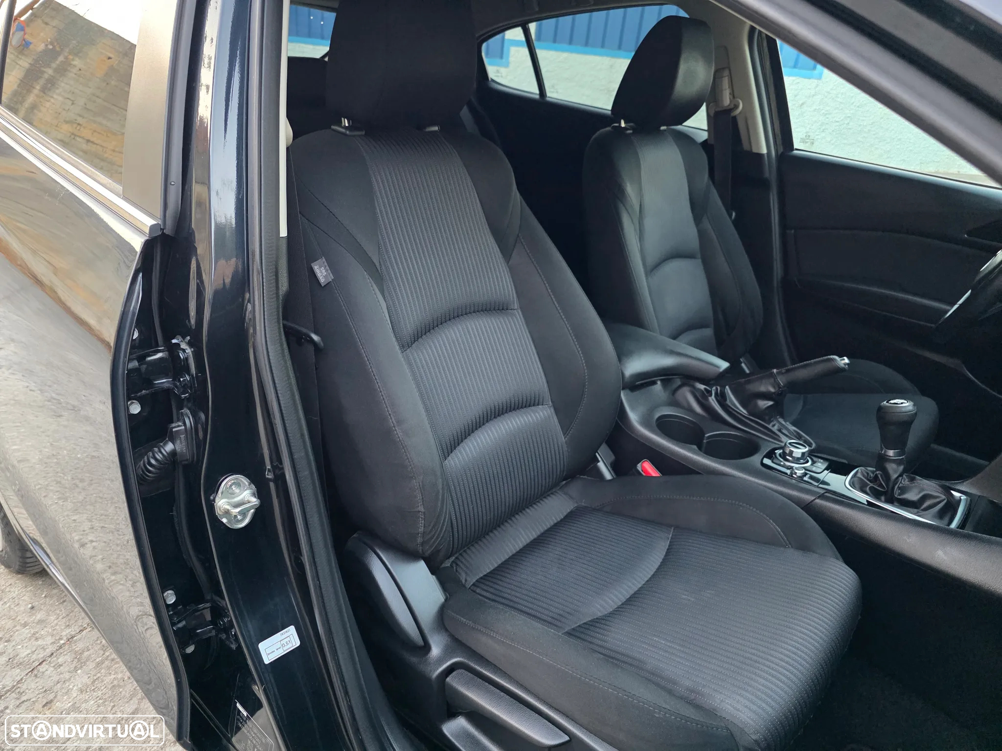 Mazda 3 1.5 Sky-D Excellence Pack HT Navi - 4