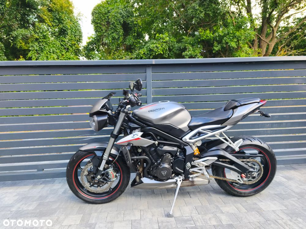 Triumph Street Triple - 9