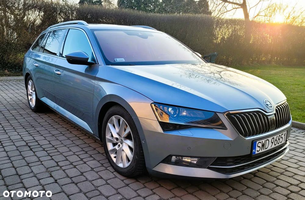 Skoda Superb 2.0 TDI Style - 1