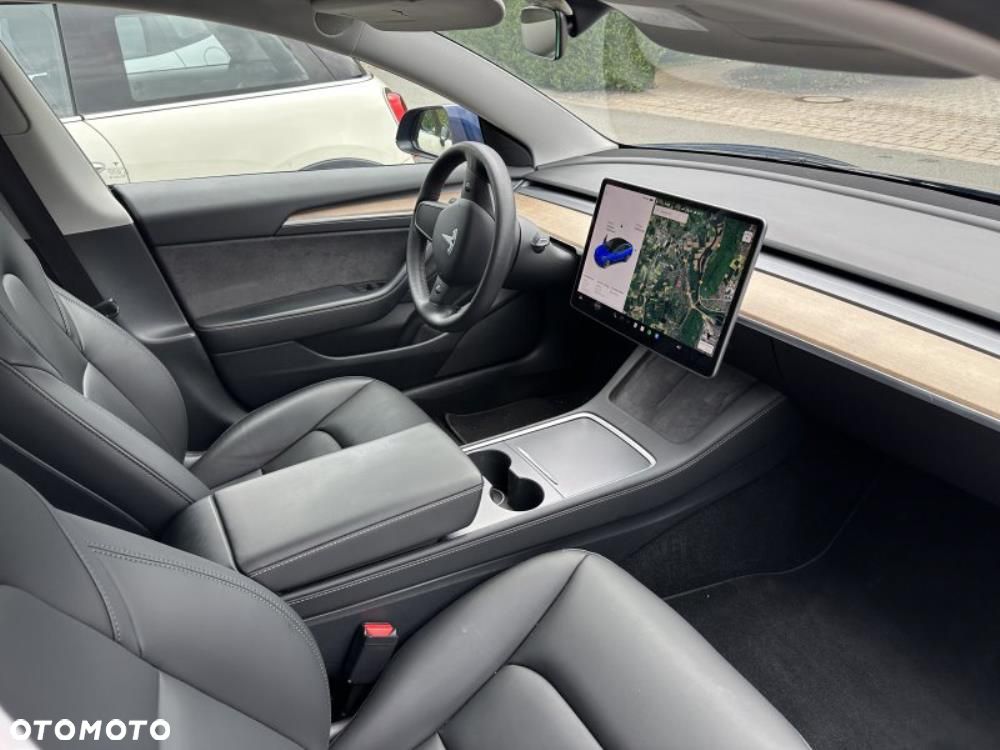 Tesla Model 3 Standard Reichweite Plus Hinterradantrieb - 3