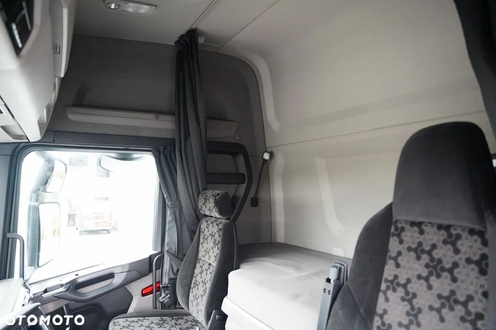Scania R 450 / FIRANKA 7,7 m / 6x2 / DACH PODNOSZONY / OŚ PODNOSZONA / SKRĘTNA / WINDA DHOLLANDIA 3 500 KG / KLIMA POSTOJOWA / EURO 6 - 28