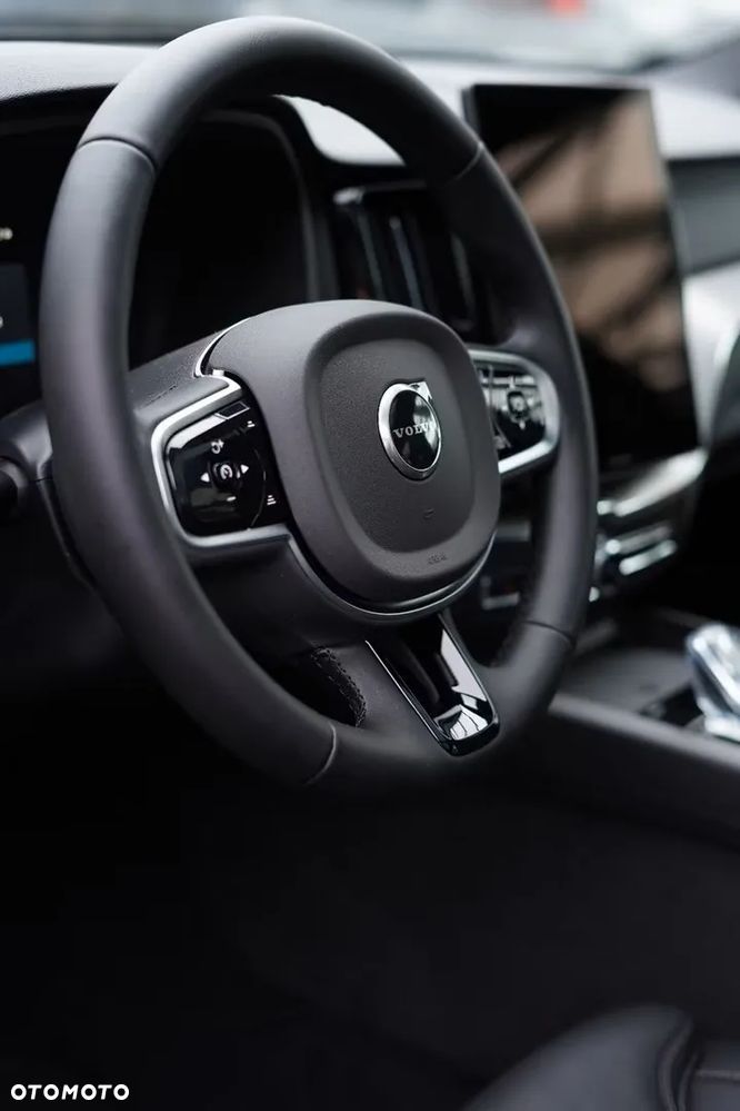 Volvo XC 60 B5 B AWD Plus Black Edition - 22