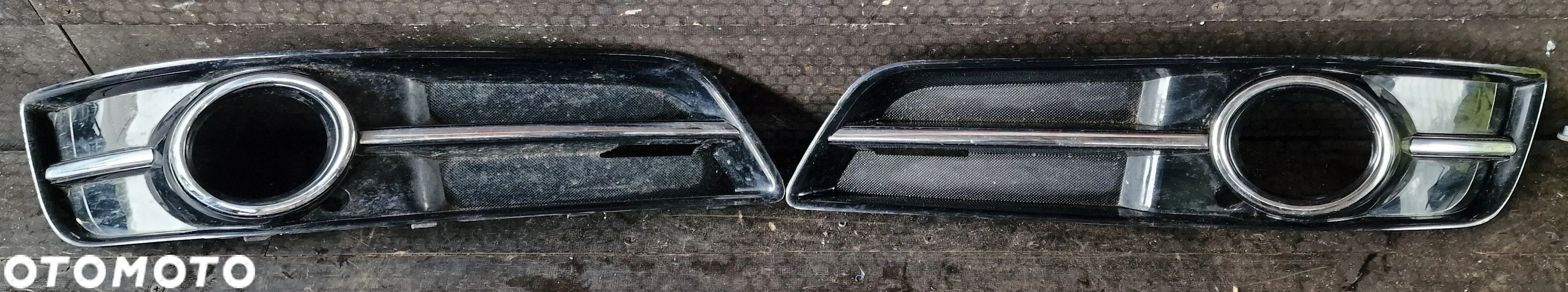 KRATKA ZDERZAKA HALOGENU PRAWA LEWA  8P0807682J 8P0807681AA AUDI A3 8P LIFT 5D - 2