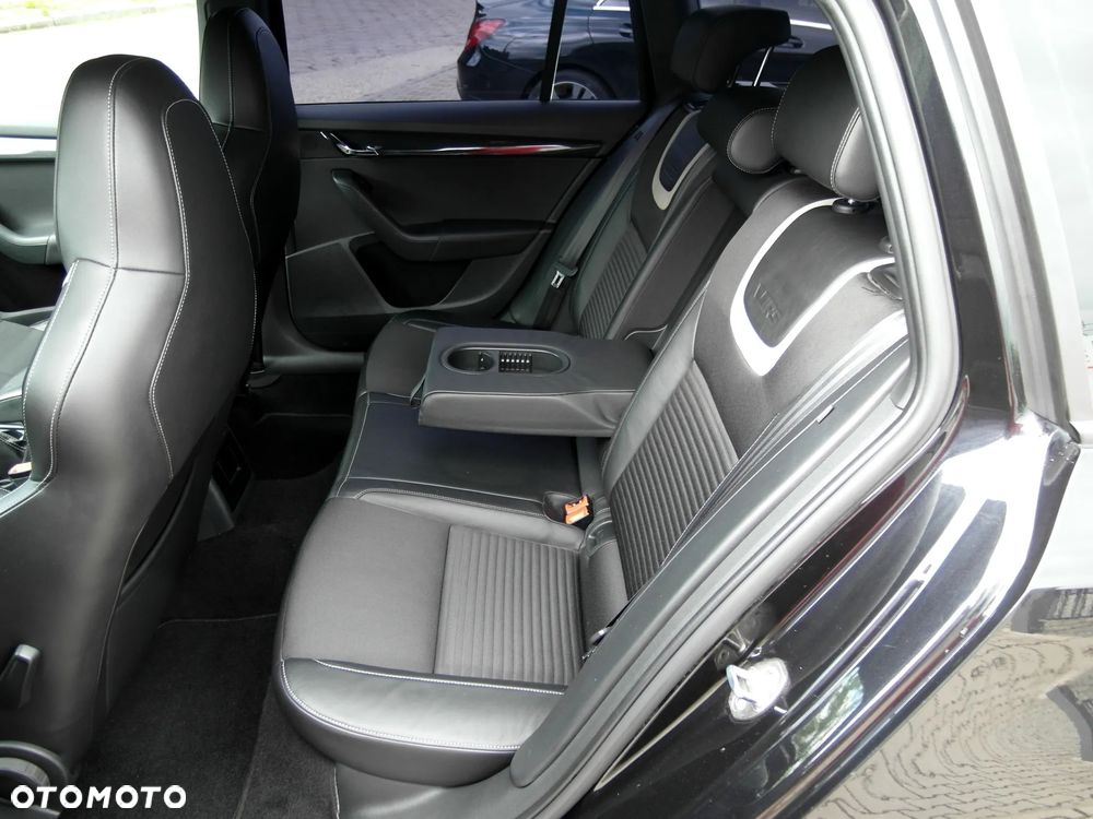 Skoda Octavia 2.0 TDI RS - 37