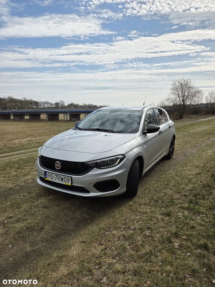Fiat Tipo 1.4 T-Jet 16v Street - 16